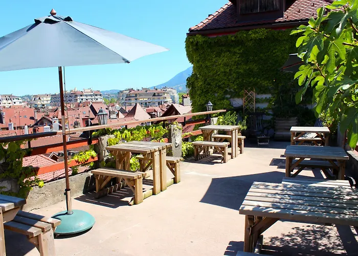 Du Chateau Annecy